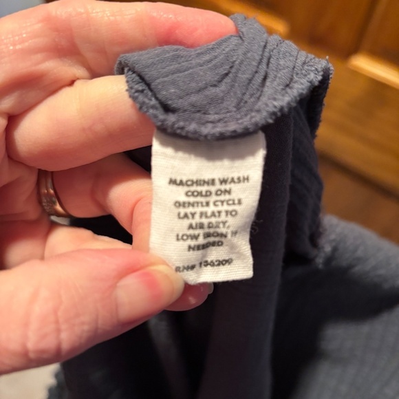 Hatch Gauzy Gaucho Smocked Cropped Pants in Gray Size 4 (XL) - Picture 5 of 6